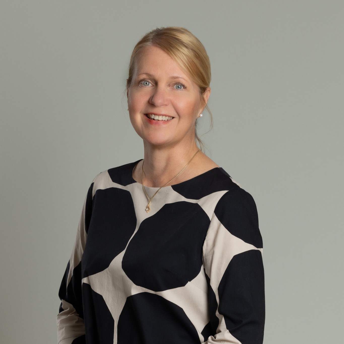 Arja Pesonen kasvokuva