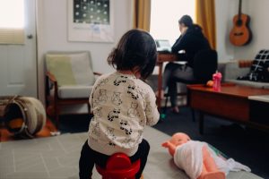 Sosiaalihuollossa ja -palveluissa käytettävää teknologiaa on syytä säännellä